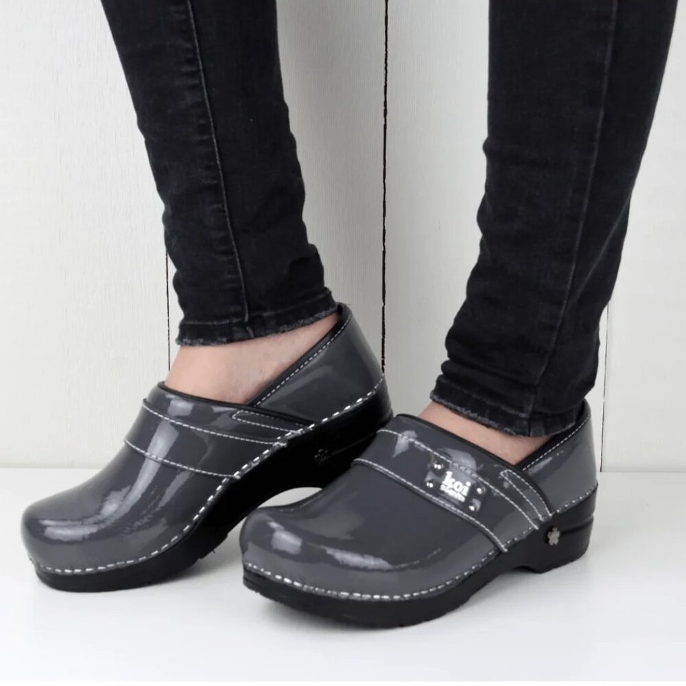 ** GORGEOUS ** NEW ** Sanita Clogs :: Size 8½ - 9